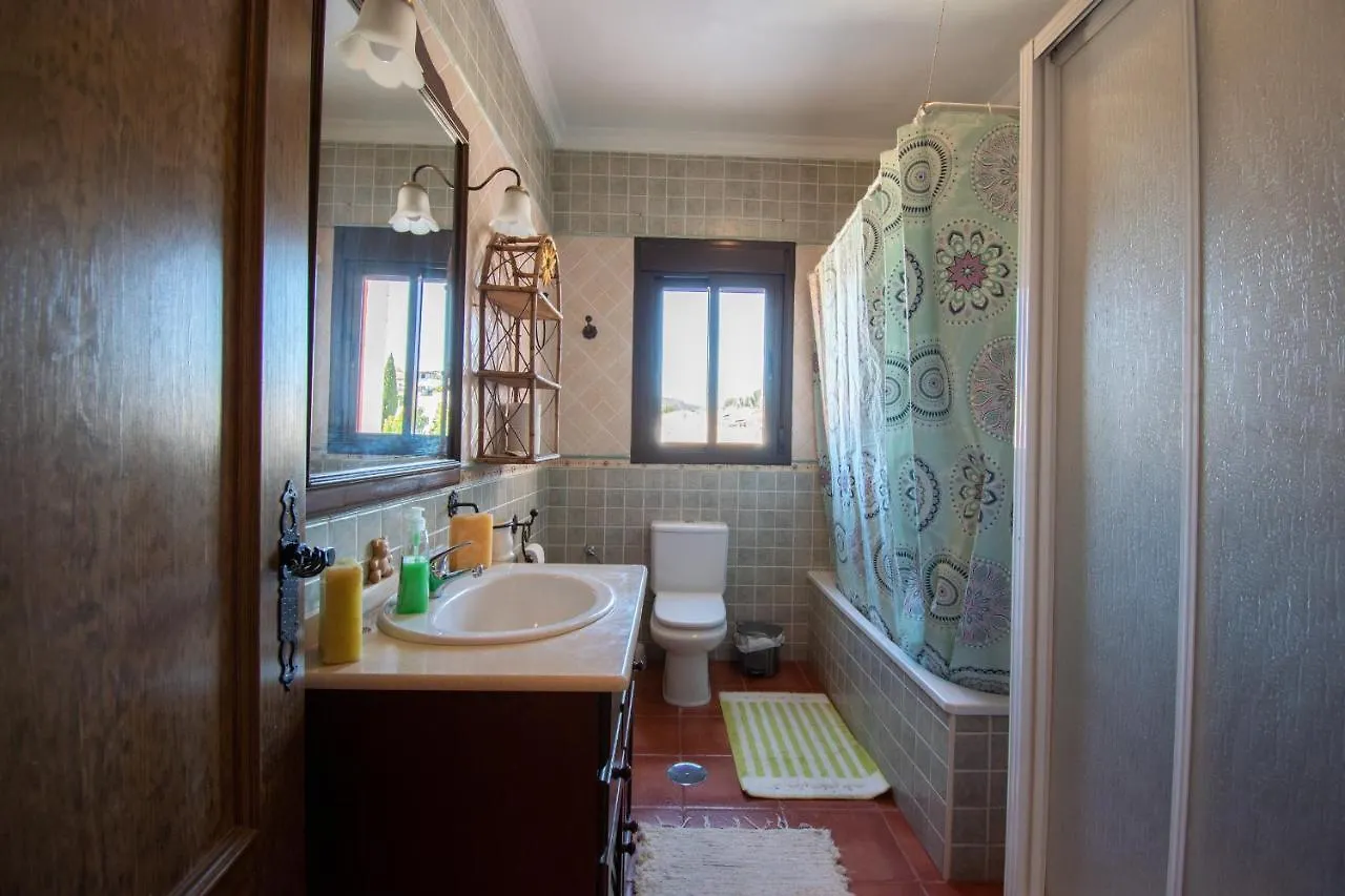 Holiday home Villa Elisabeth Con Piscina Climatizada Chimenea Y Terraza Arriate Spain